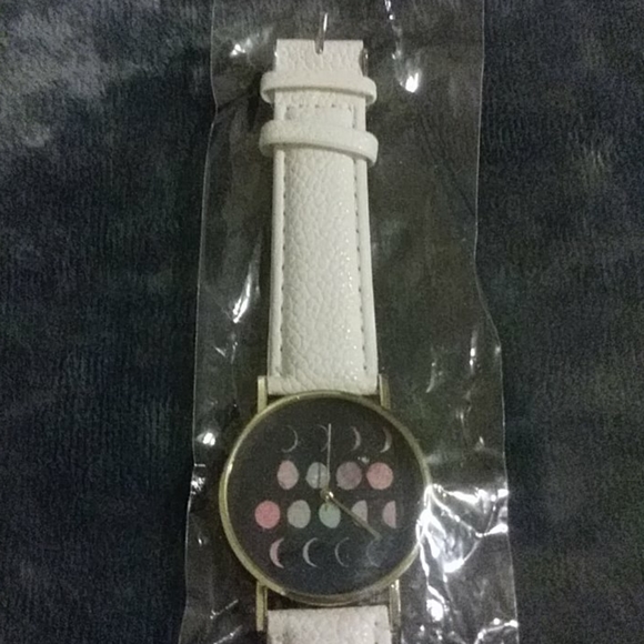 Colorful moon phase Astronomy watch - Picture 5 of 7